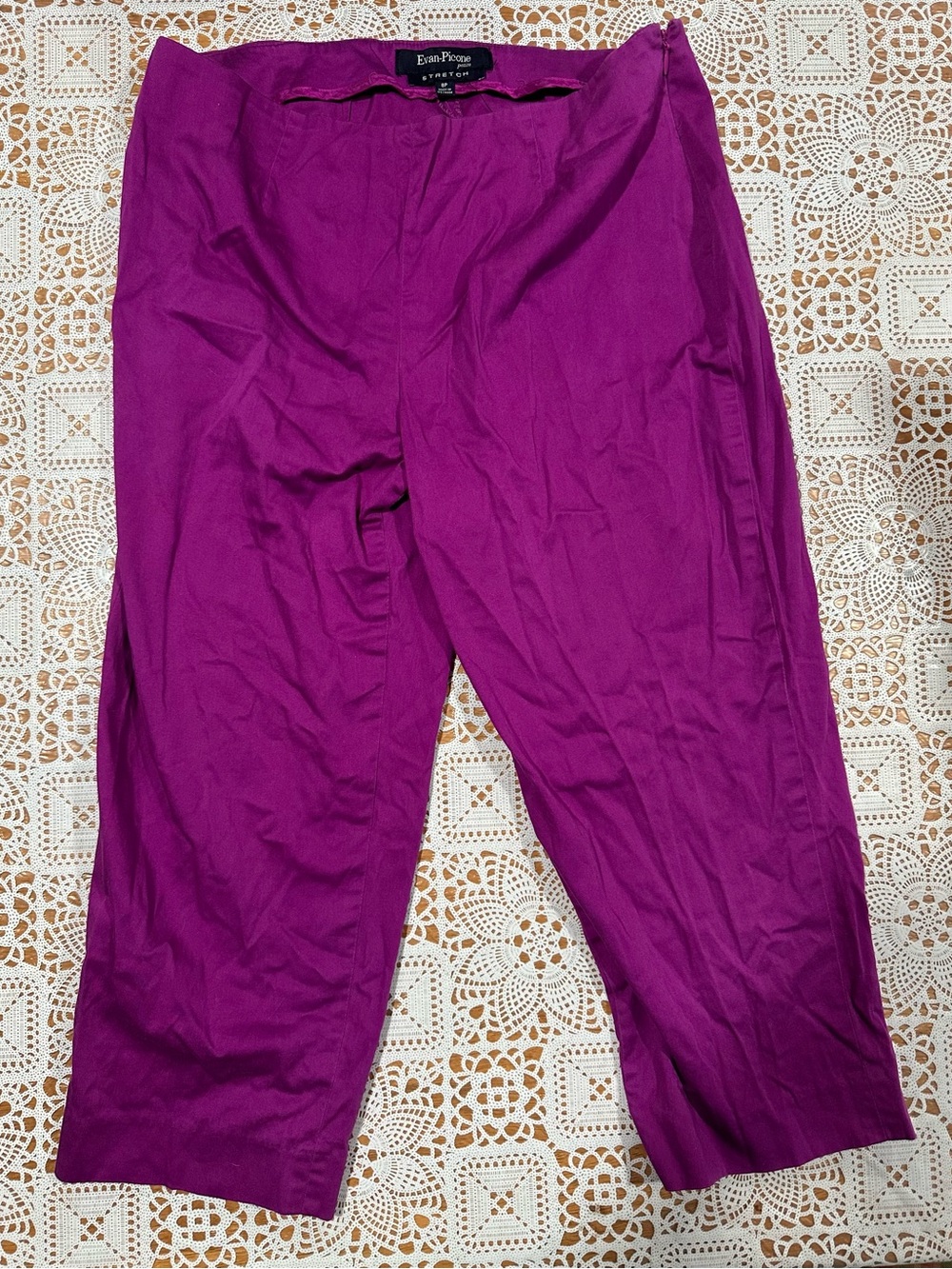 Evan-Picone Petite Magenta Stretch Capri Pants Size 8P